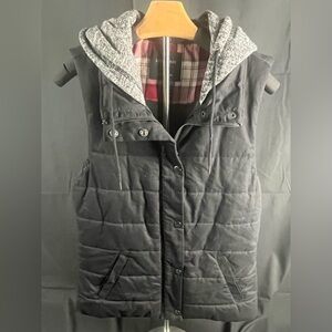 Love Tree Black Hooded Puffer Vest